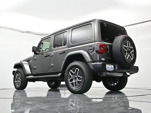 New 2026 Jeep Wrangler Unlimited Sahara AWD/4WD image 23