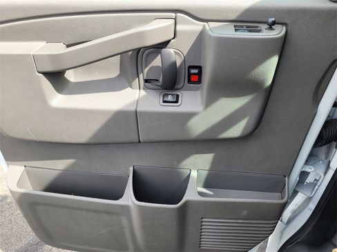 Used 2023 GMC Savana 3500 LS image 13