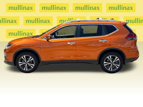 Used 2019 Nissan Rogue SV w/ Sun & Sound Touring Package AWD/4WD image 11
