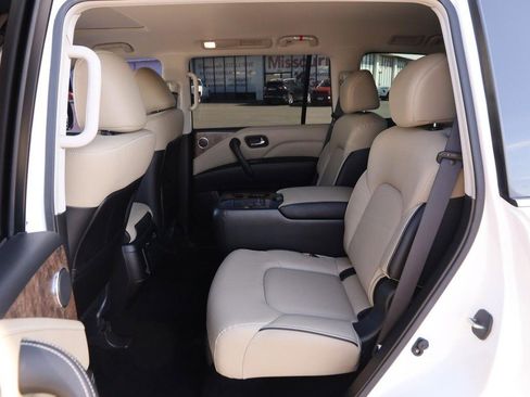 Used 2023 INFINITI QX80 Premium Select w/ Cargo Package image 11