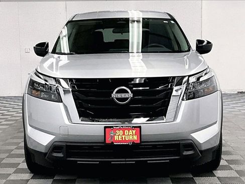 New 2025 Nissan Pathfinder S image 15