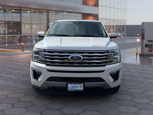 Used 2019 Ford Expedition Limited w/ Equipment Group 301A AWD/4WD image 2