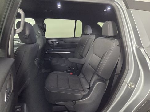 Used 2024 Chevrolet Traverse LT AWD/4WD image 24