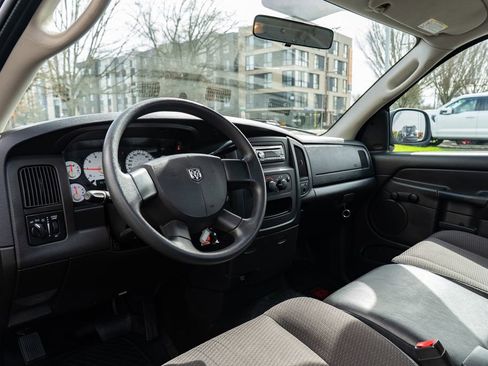 Used 2005 Dodge Ram 1500 Truck ST image 12