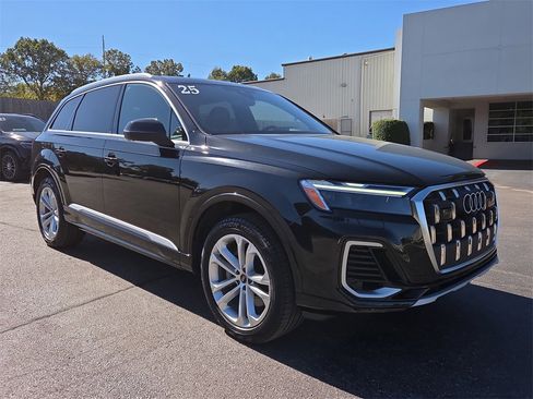 Used 2025 Audi Q7 3.0T Premium Plus image 7