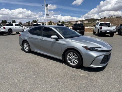 Used 2025 Toyota Camry LE w/ Convenience Package image 13