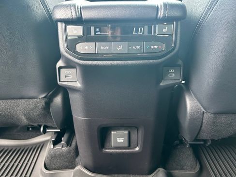 Used 2025 Toyota Grand Highlander AWD Hybrid image 29