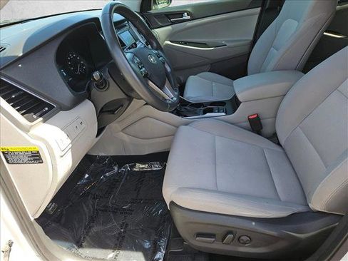 Used 2017 Hyundai Tucson Sport FWD image 11