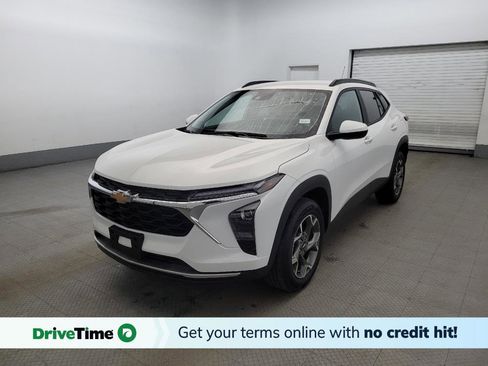 Used 2024 Chevrolet Trax LT w/ Driver Confidence Package image 1
