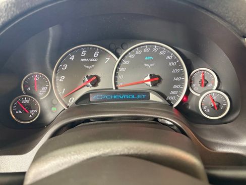 Used 2005 Chevrolet Corvette Coupe w/ Preferred Equipment Group RWD image 21