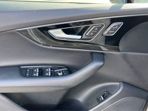 Used 2019 Audi Q7 3.0T Prestige image 32