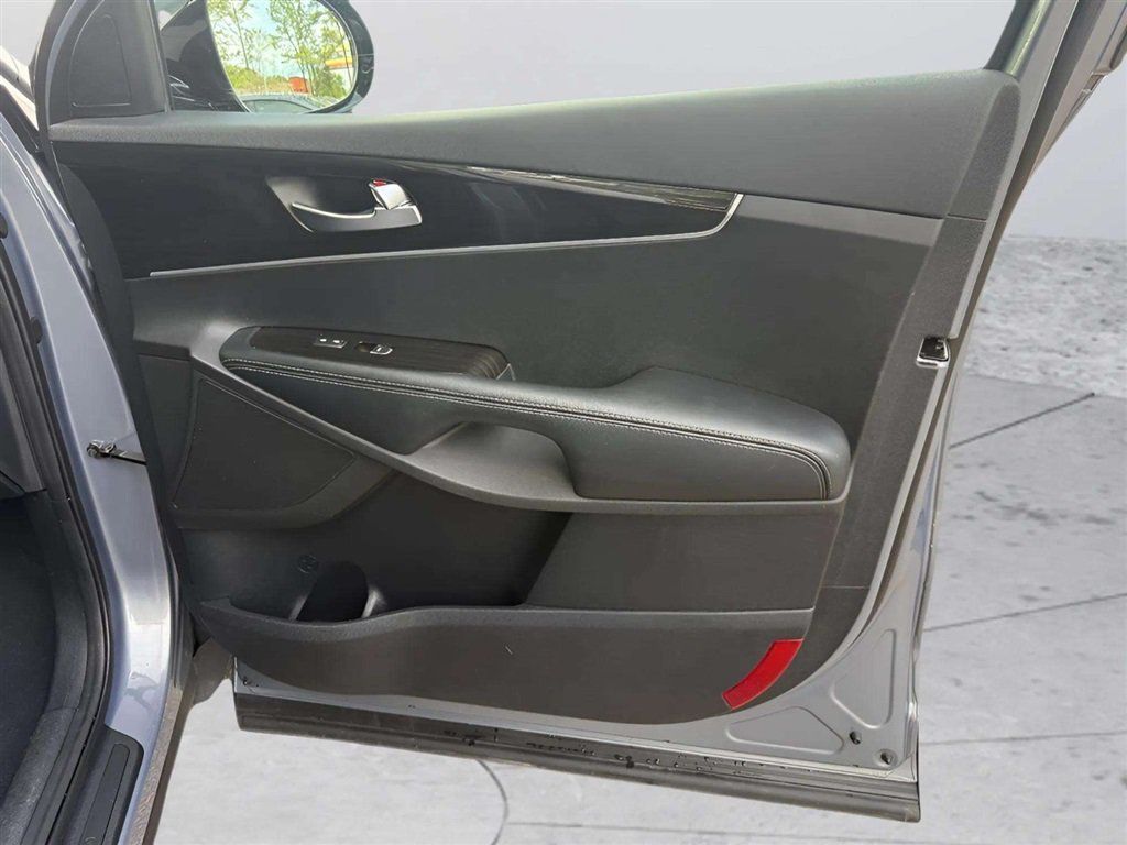 Used 2020 Kia Sorento L FWD image 19