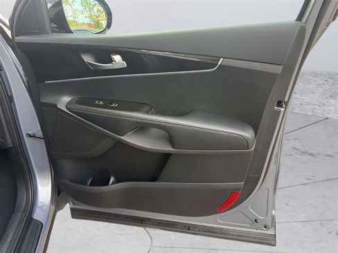 Used 2020 Kia Sorento L FWD image 19