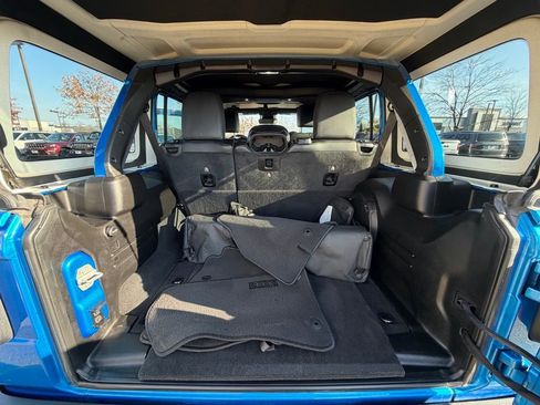 Certified 2024 Jeep Wrangler Unlimited Rubicon image 33