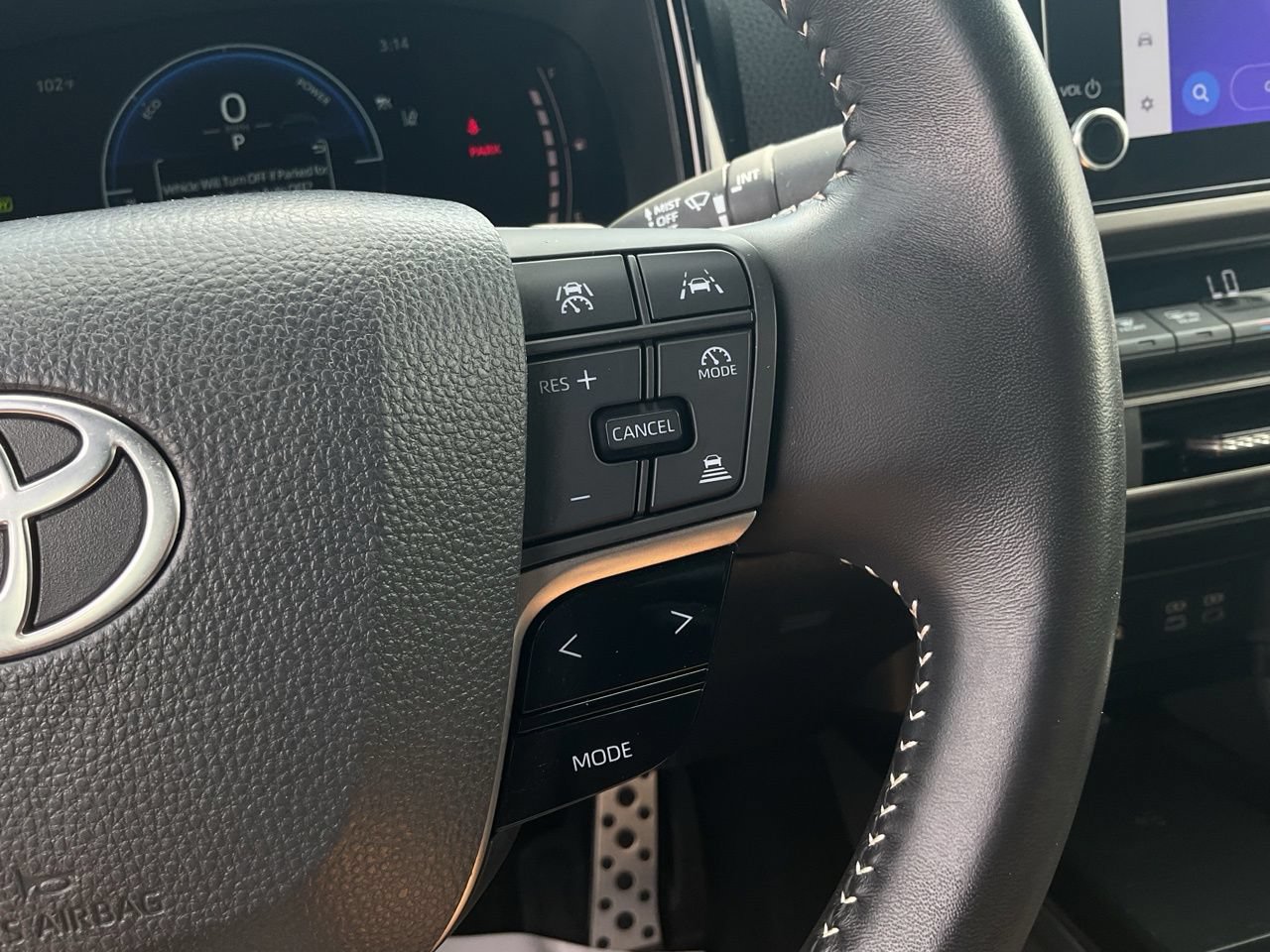Used 2025 Toyota Camry SE FWD image 32
