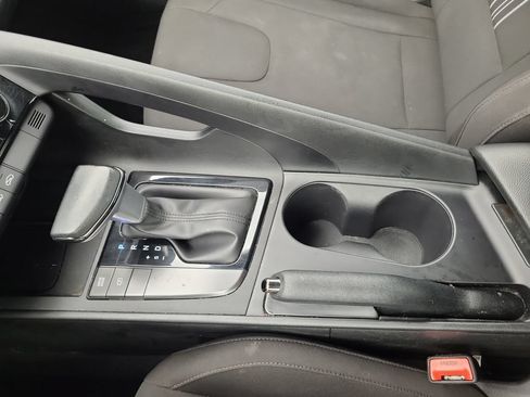 Used 2025 Hyundai Elantra Sport FWD image 25