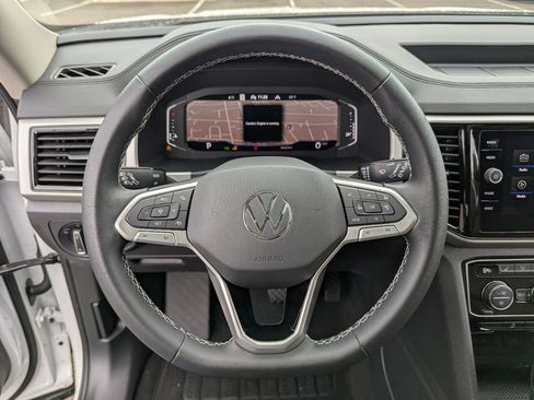 Used 2023 Volkswagen Atlas SEL AWD/4WD image 13