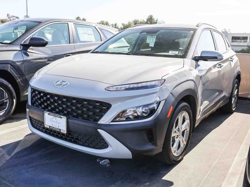 Used 2023 Hyundai Kona SEL AWD/4WD image 3