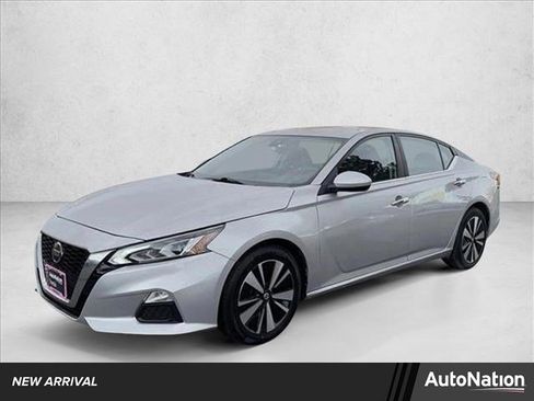 Used 2022 Nissan Altima 2.5 SV image 1