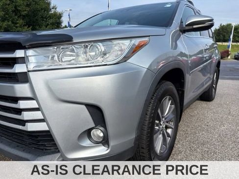 Used 2019 Toyota Highlander XLE AWD/4WD image 24