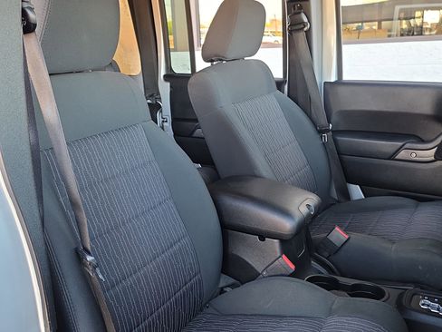 Used 2012 Jeep Wrangler Unlimited Sport image 32