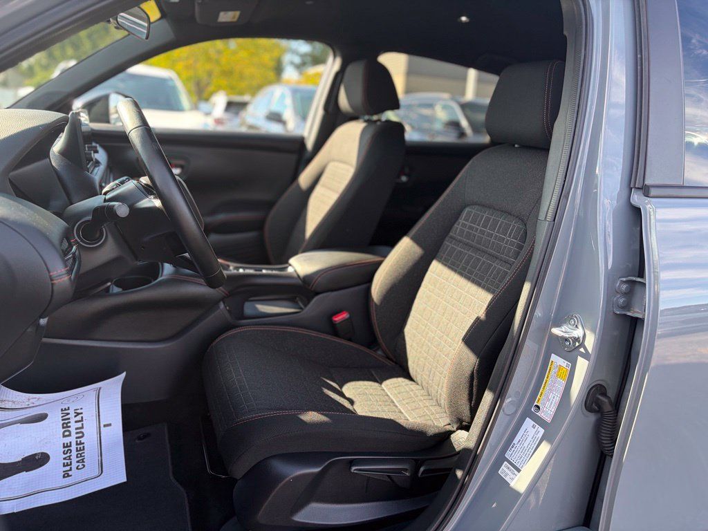 Used 2025 Honda HR-V Sport image 16