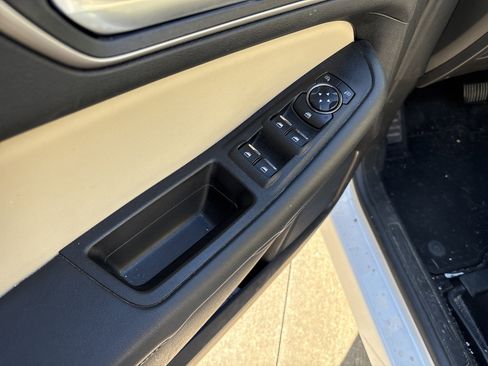 Used 2021 Ford Edge SEL w/ Convenience Package image 22