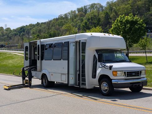 Used 2007 Ford E-450 and Econoline 450 RWD image 3