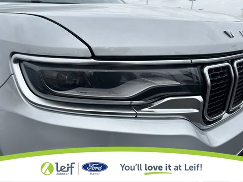 Used 2022 Jeep Wagoneer Series III w/ Premium Group I image 11