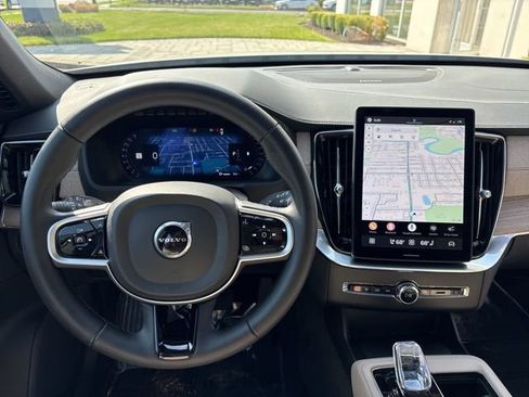 Used 2025 Volvo XC90 B5 Plus image 21