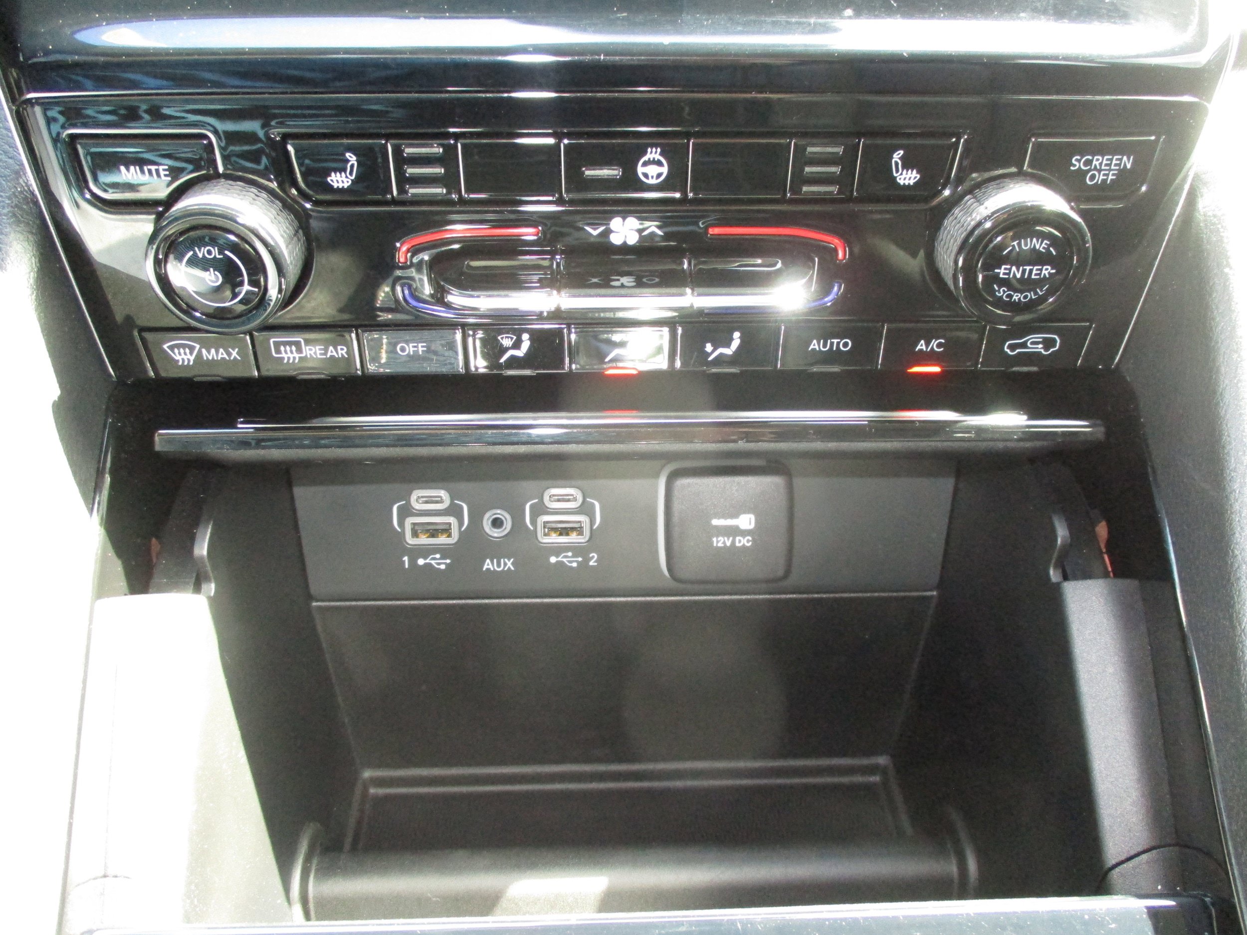 Used 2023 Jeep Grand Cherokee Limited AWD/4WD image 28