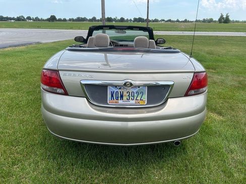 Used 2002 Chrysler Sebring LX image 4