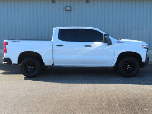 Used 2020 Chevrolet Silverado 1500 LT Trail Boss AWD/4WD image 2