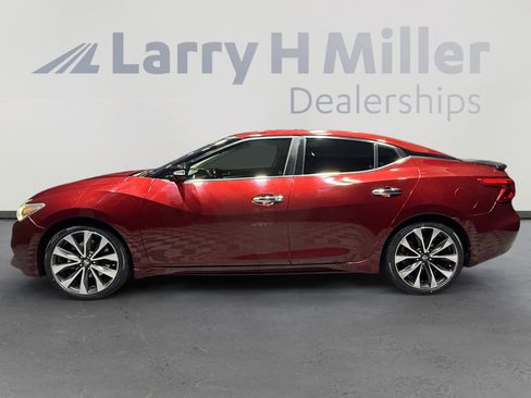 Used 2016 Nissan Maxima SR image 2