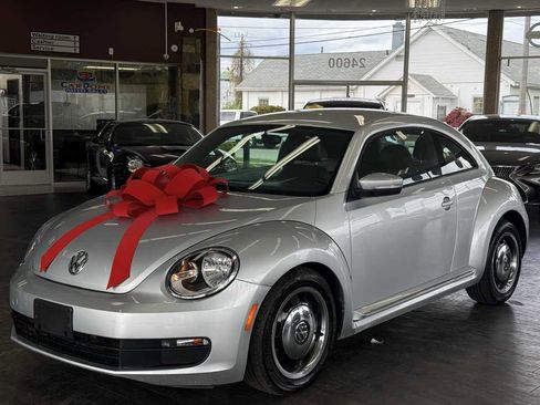 Used 2012 Volkswagen Beetle 2.5 FWD image 4