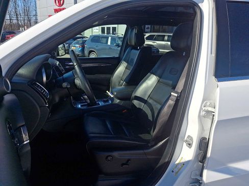 Used 2019 Jeep Grand Cherokee Overland image 15