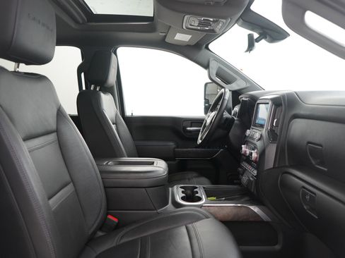 Used 2020 GMC Sierra 3500 Denali w/ Denali Ultimate Package image 11