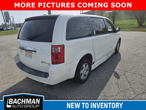 Used 2009 Dodge Grand Caravan SE image 4