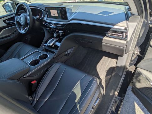 Certified 2025 Acura MDX SH-AWD w/ Technology Package image 29