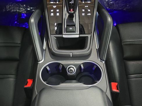 Certified 2023 Porsche Cayenne Turbo AWD/4WD image 20