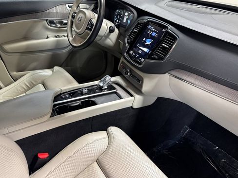 Used 2022 Volvo XC90 T8 Inscription w/ Advanced Package AWD/4WD image 19
