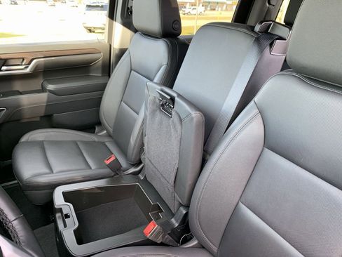 Certified 2025 GMC Sierra 1500 SLT image 19