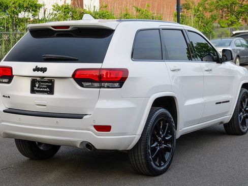 Used 2017 Jeep Grand Cherokee Altitude AWD/4WD image 7