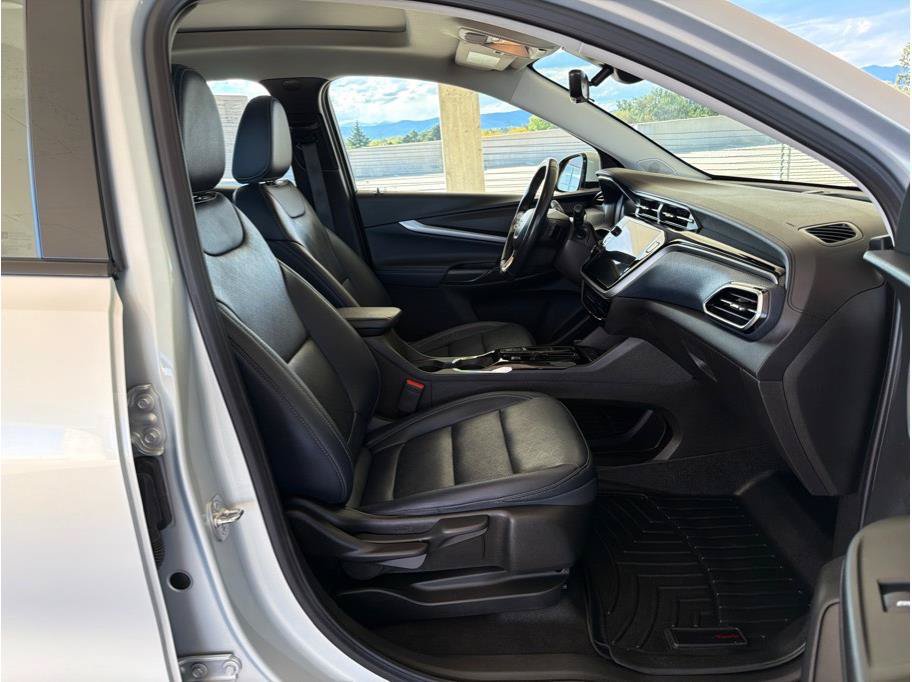 Used 2022 Chevrolet Bolt EUV Premier w/ Sun & Sound Package FWD image 14