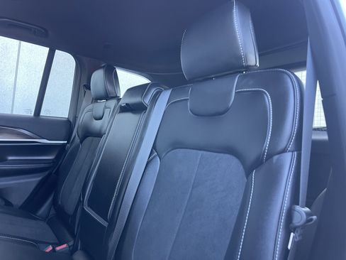 New 2026 Jeep Grand Cherokee Altitude image 22