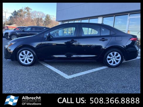 Used 2024 Toyota Corolla LE image 2