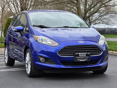 Used 2014 Ford Fiesta SE w/ Equipment Group 201A image 2