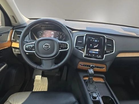 Used 2022 Volvo XC90 T6 Momentum w/ Advanced Package AWD/4WD image 14