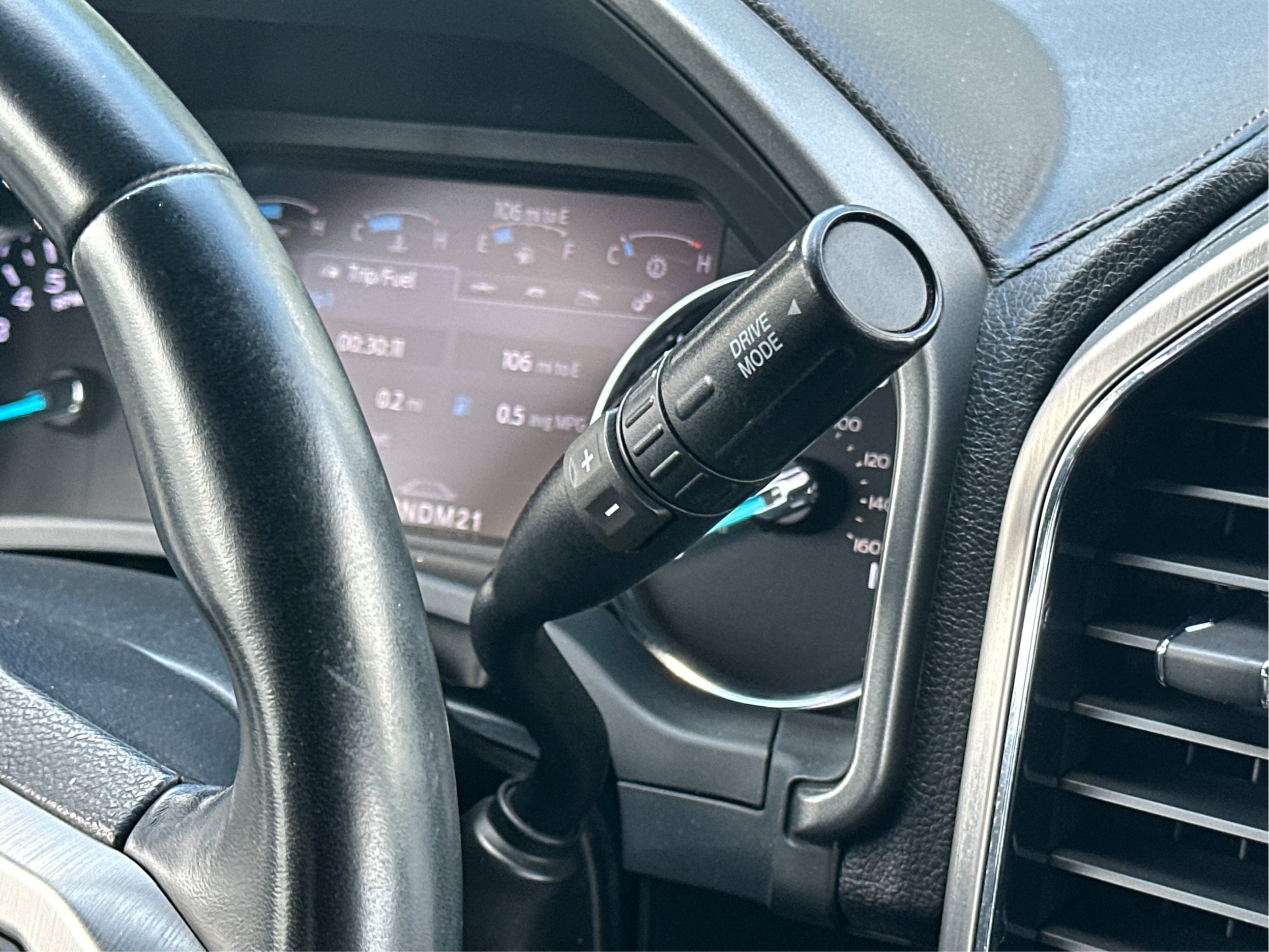 Used 2022 Ford F250 Platinum w/ FX4 Off-Road Package AWD/4WD image 32