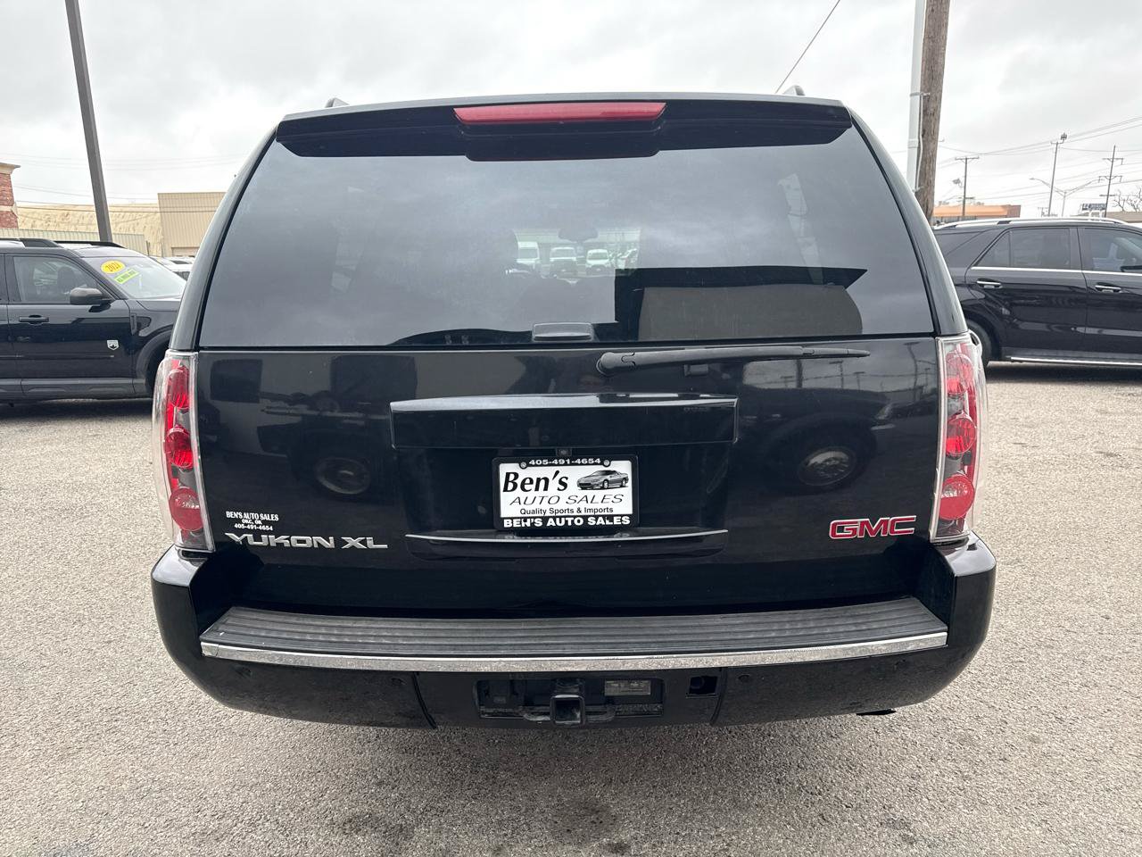 Used 2013 GMC Yukon XL Denali RWD image 7